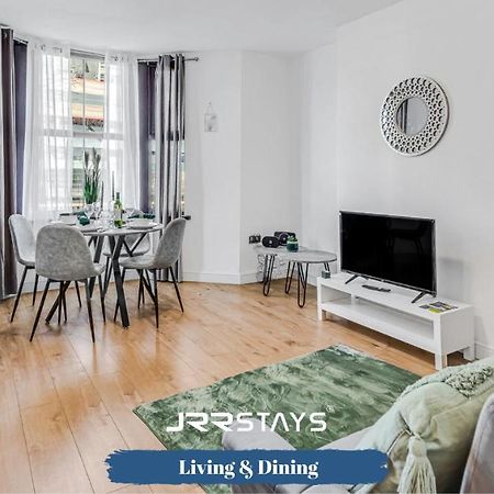Cardiff Stylish 2 Bedroom Sleeps 6 Wi-Fi - Jrr Stays Luaran gambar